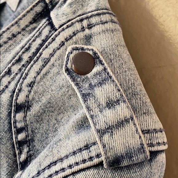 Fitted Denim Jacket - Picture 3 of 7